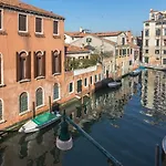 Ca\' Meraviglia Canal View